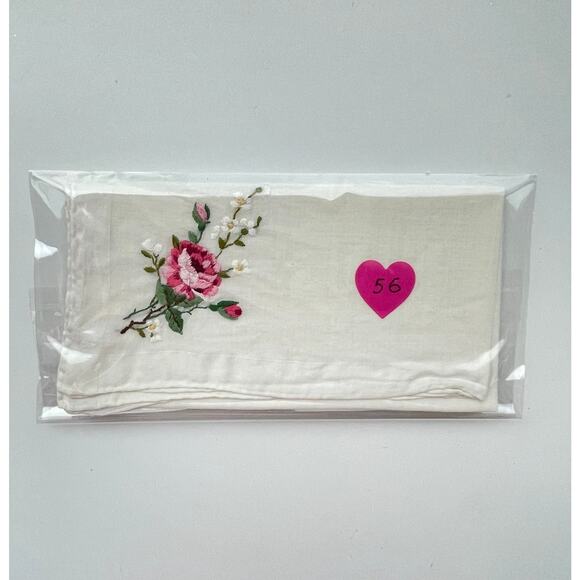 Vintage White Embroidered With Rose Hankie - Picture 5 of 5